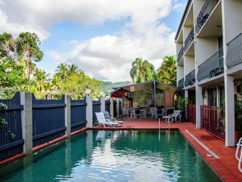 Cairns Holiday Lodge