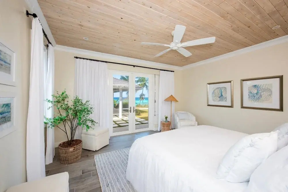 Cricket Beach House-luxurious Beachfront House 5 Bedroom Home