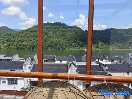 She Mountain Residence Homestay