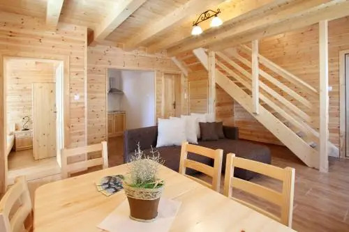 Family Panzio es Apartman Hazak