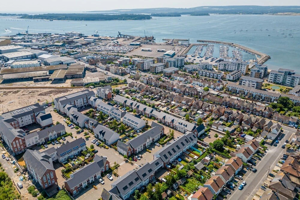 Seas the Day - Moments from Hamworthy Beach and Park