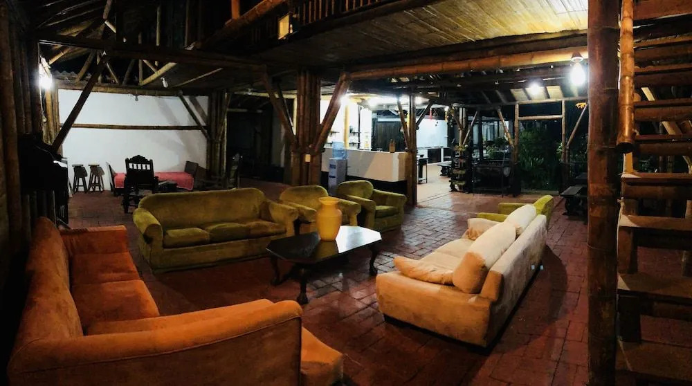 Entre Los Arboles Hotel