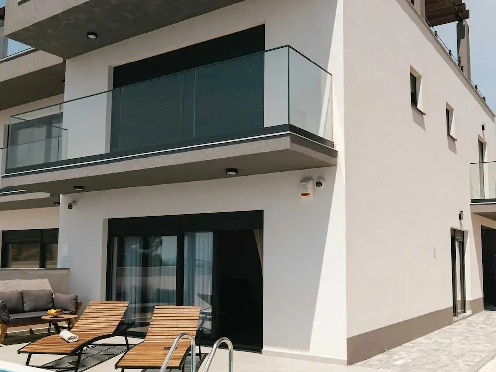 Villa La Ze - Three Bedroom Villa with Swimming Pool