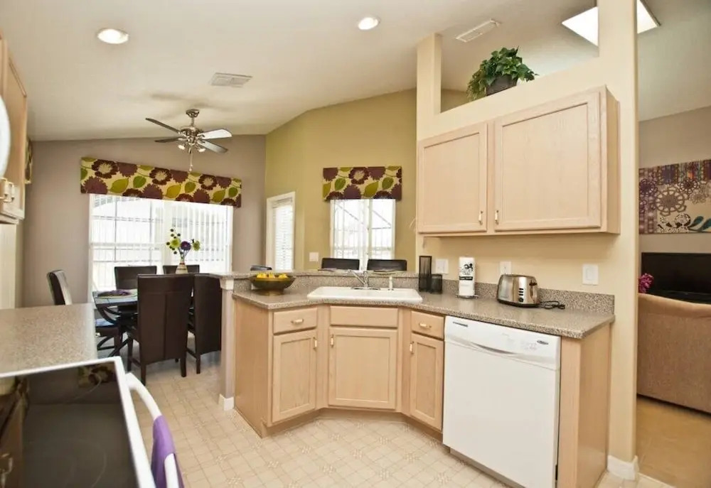 Solana - 4 Bedrooms House w/pool-4652SO