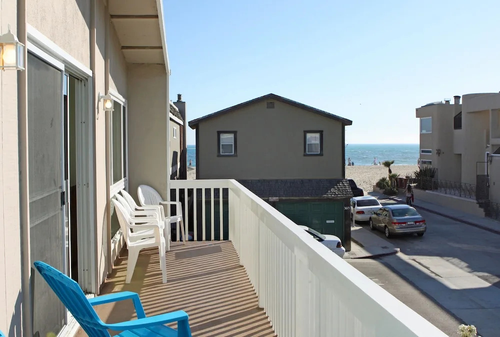 Seashore B 68251 by RedAwning