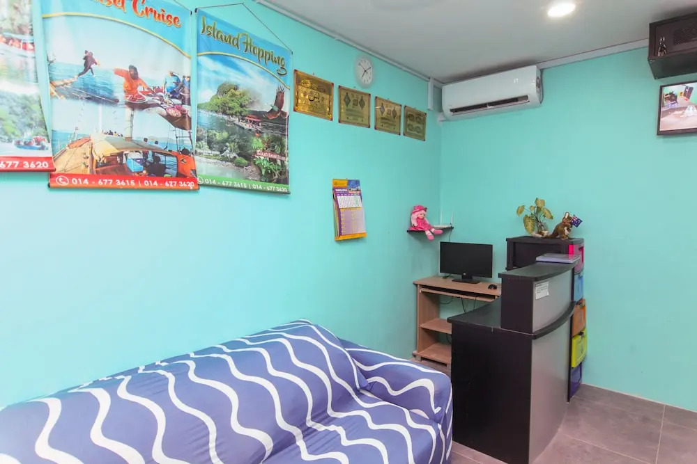 OYO 89517 Little Tanjung Chalet