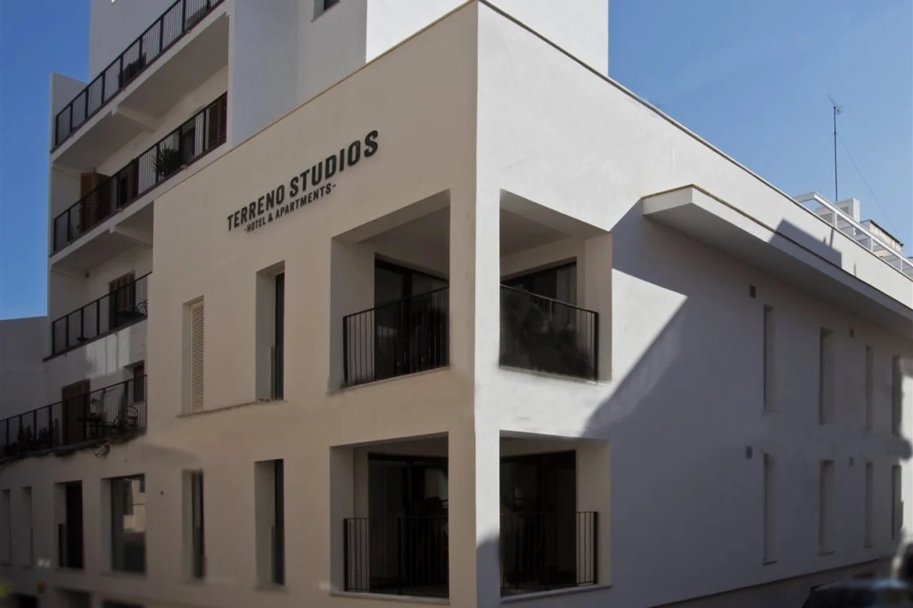 Terreno Suites