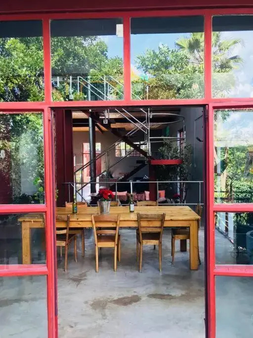 (Sub)urban retreat