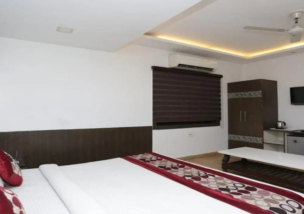 Hotel Heaven Resorts