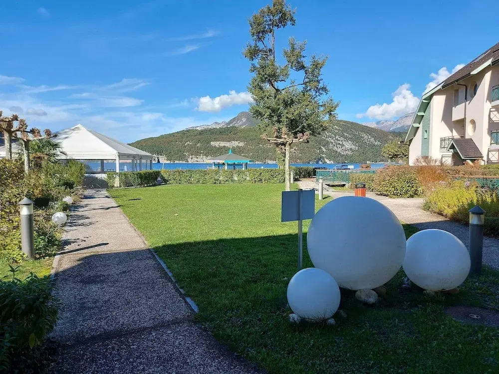 Reflets du Lac Annecy, Baie des Voiles - Vue Lac - Terrasse - Plage & Parking Privés