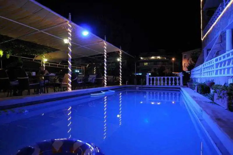 Kusmez Hotel