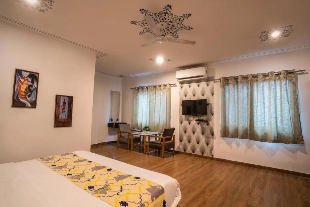 Tripli Hotels Arunoday Palace