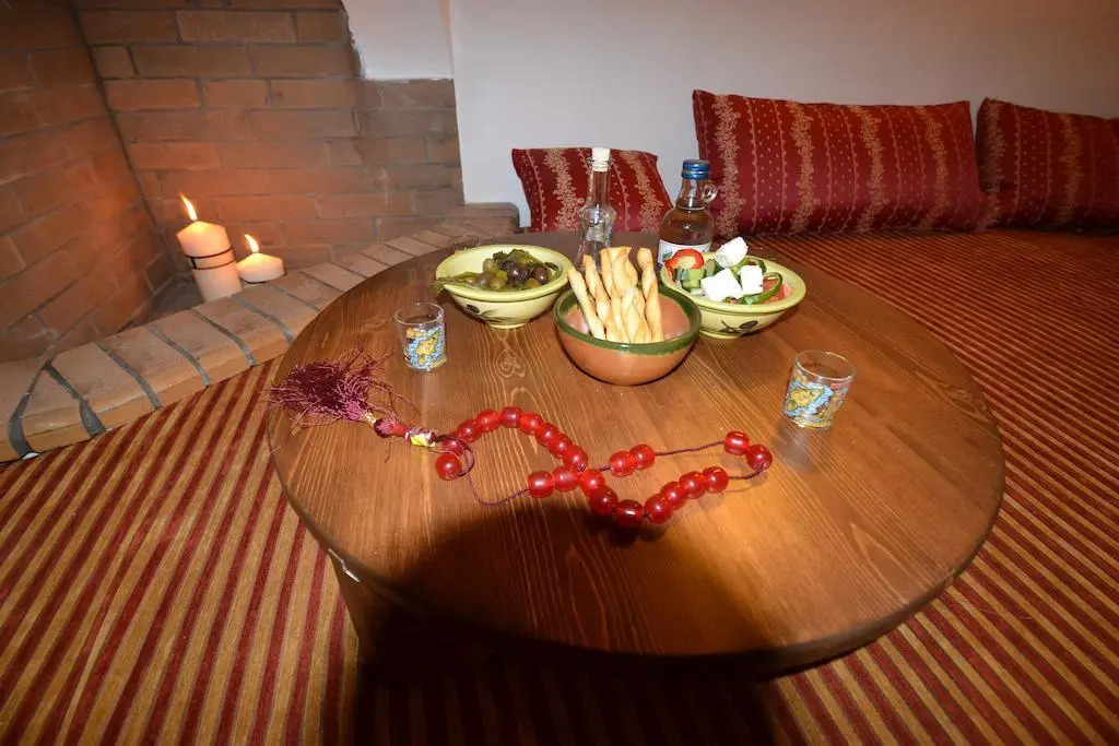 Villa Patitiri Traditional House with hot tub