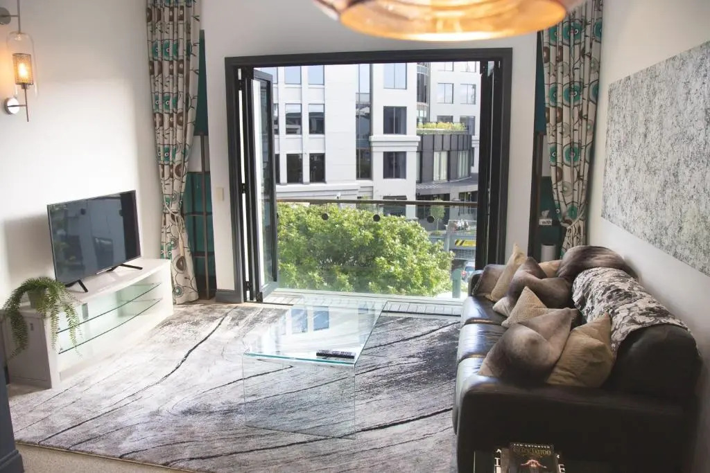 One-bedroom loft in Viaduct by Zodiak Stays