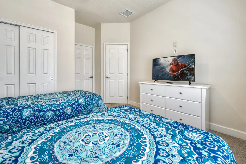 Unique vacation condo with private pool near Disney