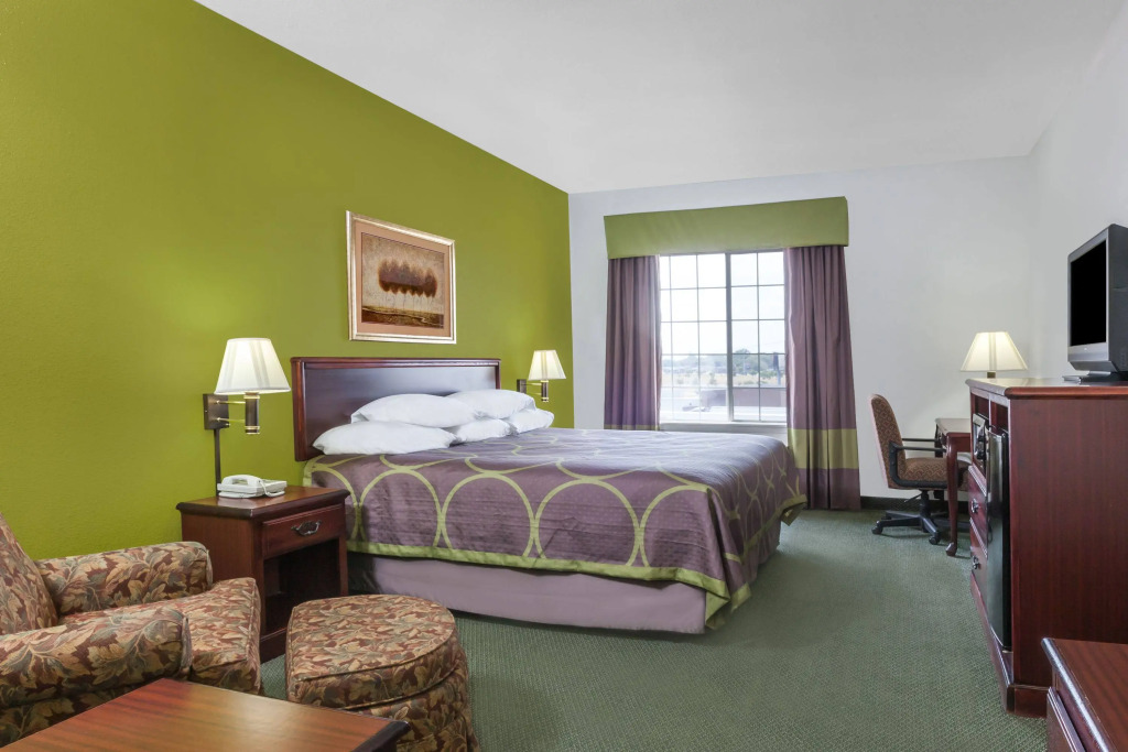 Super 8 By Wyndham Rayville