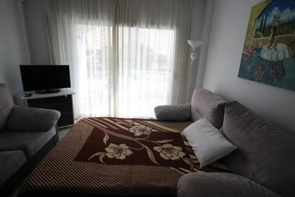 Erisa 25 by IVI Real Estate
