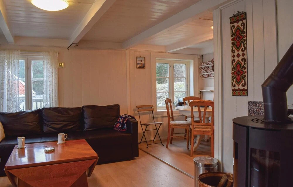 Amazing Home In Staubø With Wifi