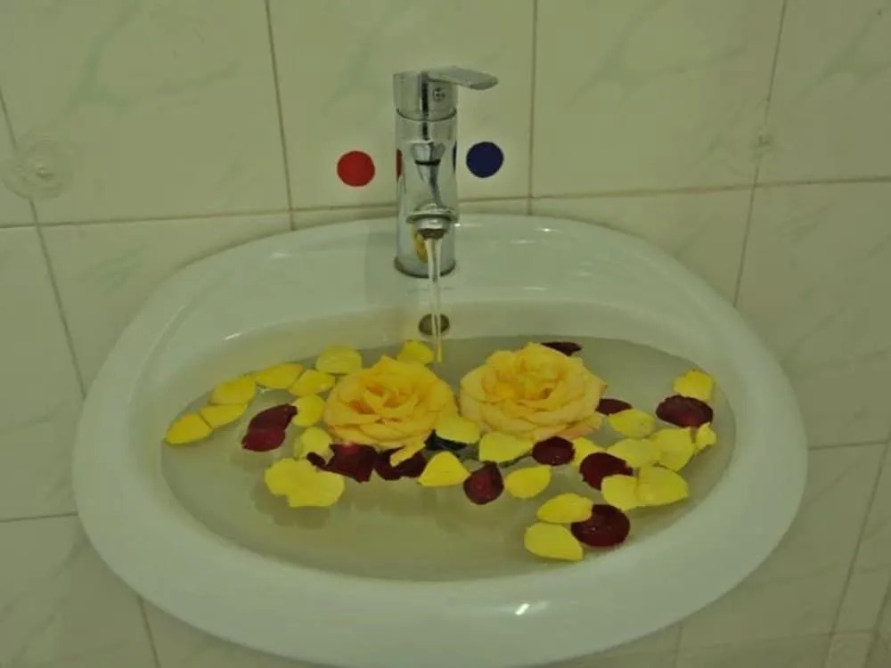 Golden City Crown Hotel