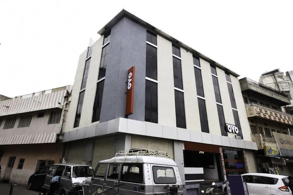 OYO 15424 Hotel Galaxy Palace