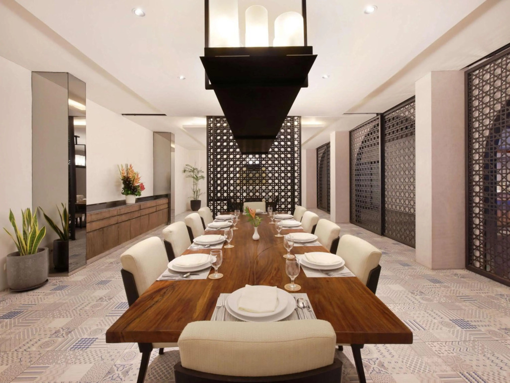 Отель Grand Mercure Bali Seminyak