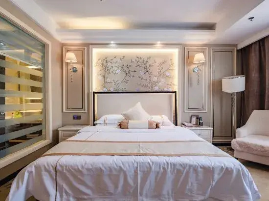 Homeland Boutique Hotel (Xinyang High-speed Railway East Station Daxin Square)
