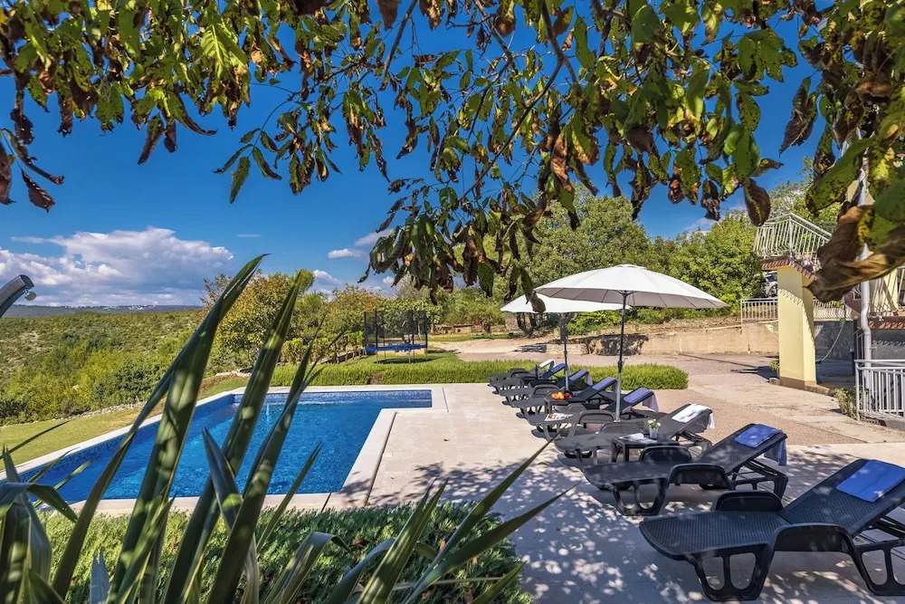 Seaview Pool House Mytilus