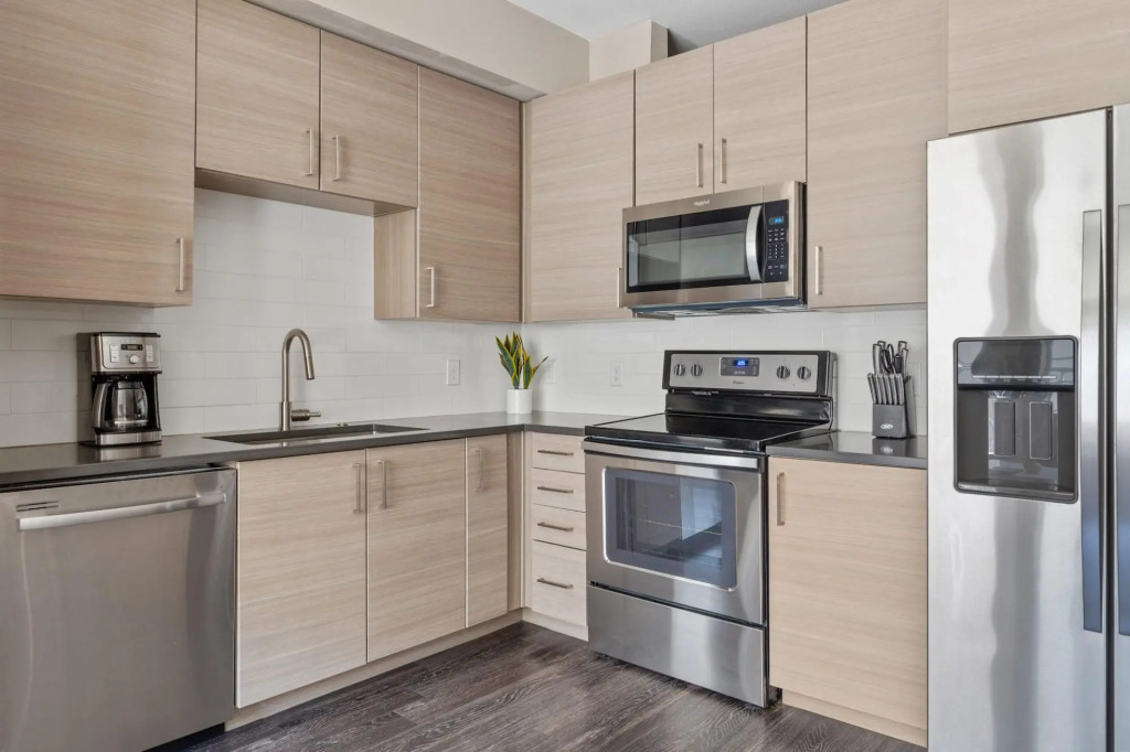 Denver | Grand Studio Riverfront Apartment