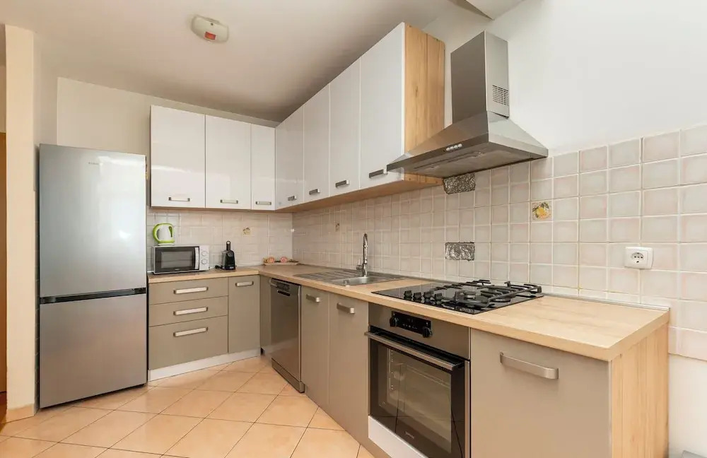 Omiš Duće sandy beach apartments Mare
