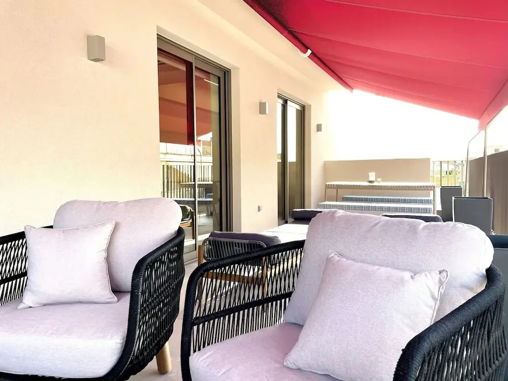 THE NIXON Suite and Apartments Hotel