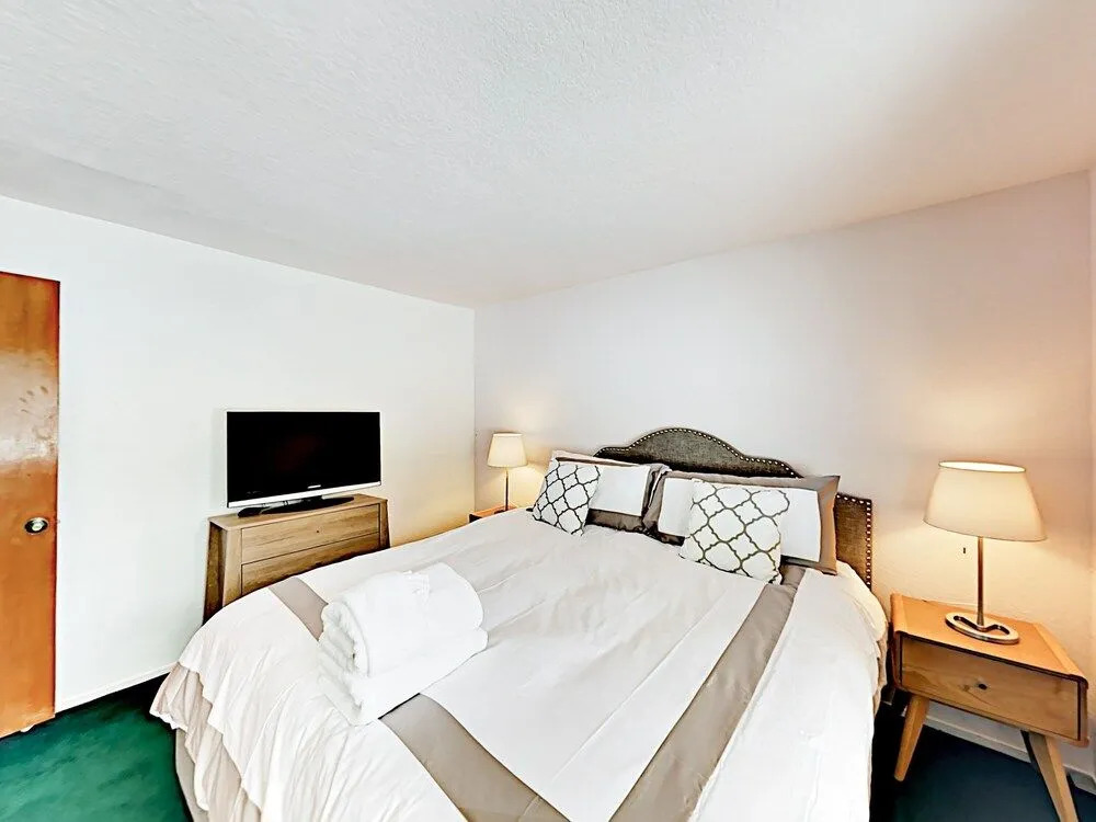 Peaceful Timber - 2 Br Home