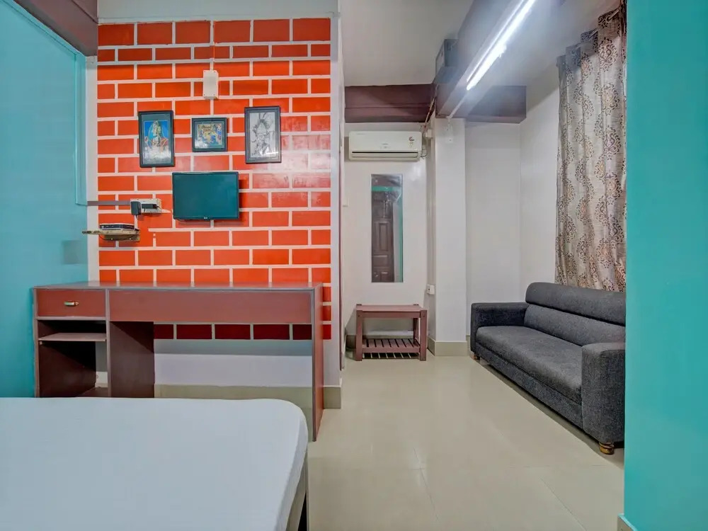 SPOT ON 45004 Hotel Royal Orchid
