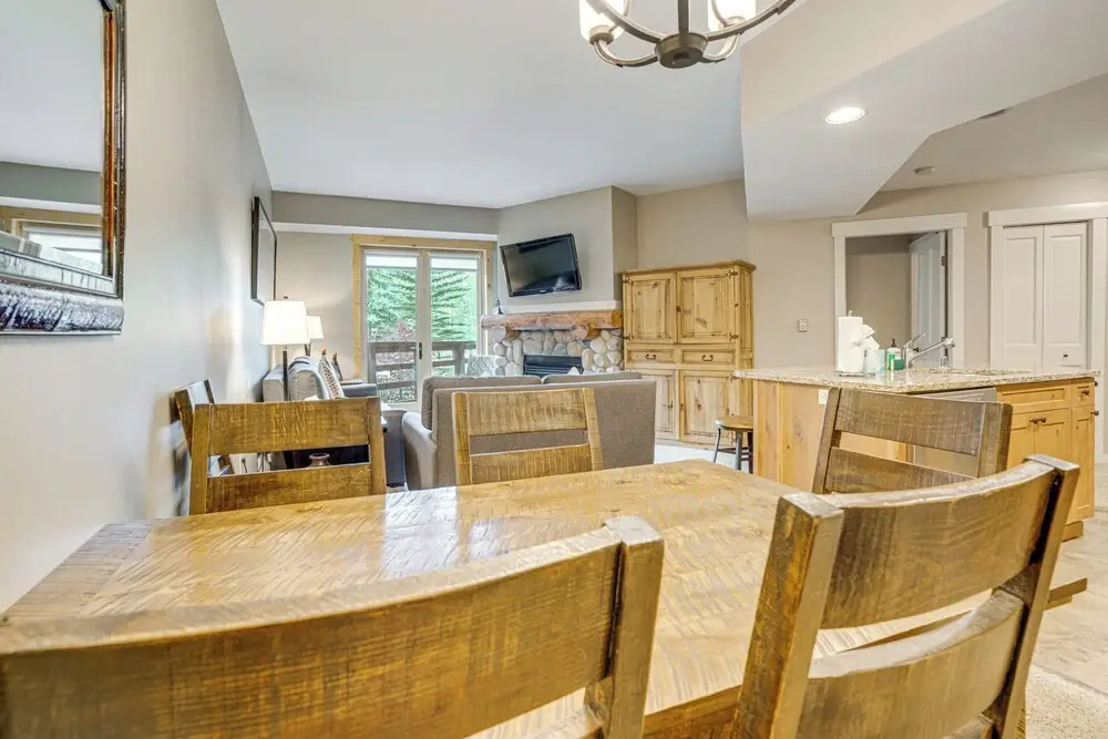 Walk to Lifts: Condo w/ Copper Mtn Views in Frisco