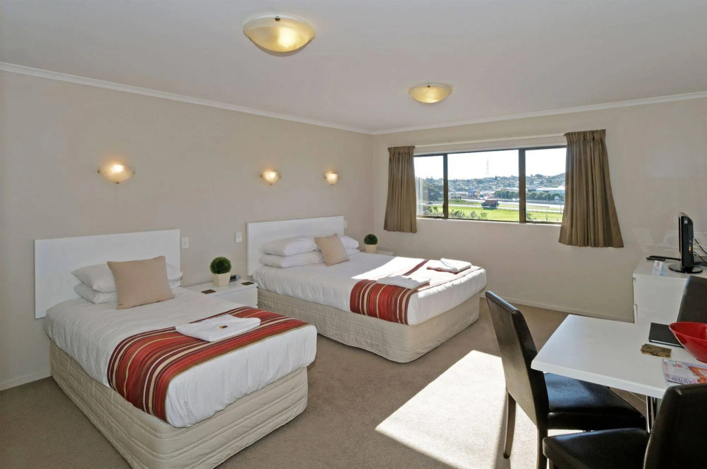 Airport Harbour Motel