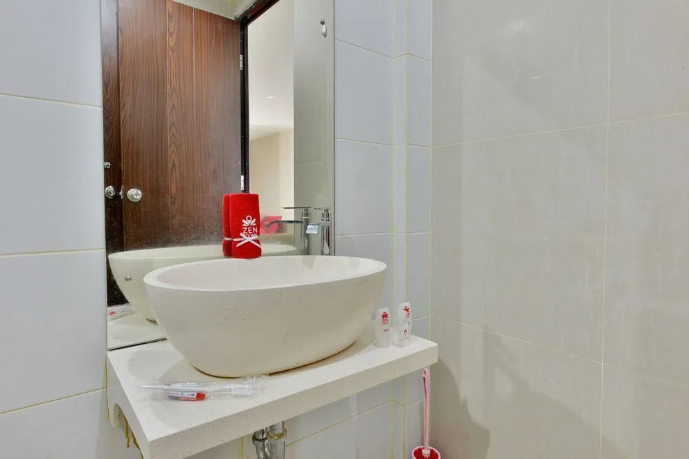 Zen Rooms Near TB Simatupang