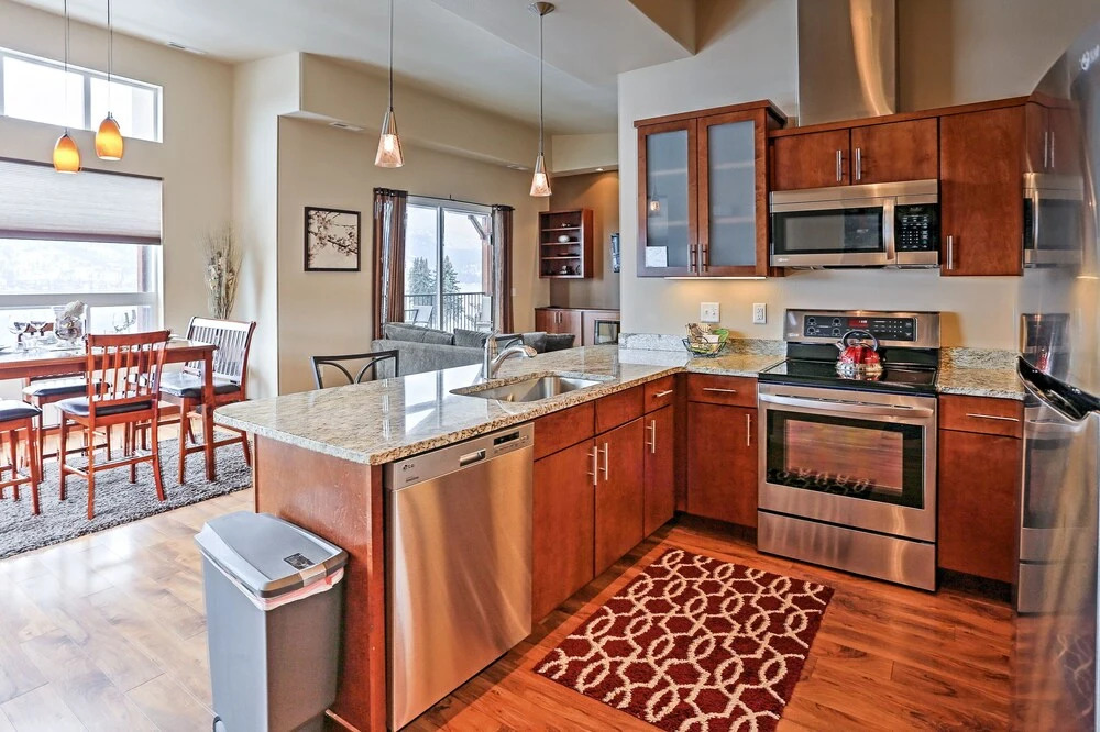 Breezy Lake Chelan Condo w/ Pool & Hot Tub Access!