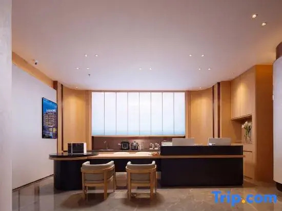 Qingting Business Hotel (Xinfeng High-speed Railway West Station Yingbin Avenue Branch)