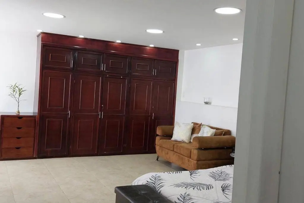 Hermoso y amplio apartamento, Embajada Americana