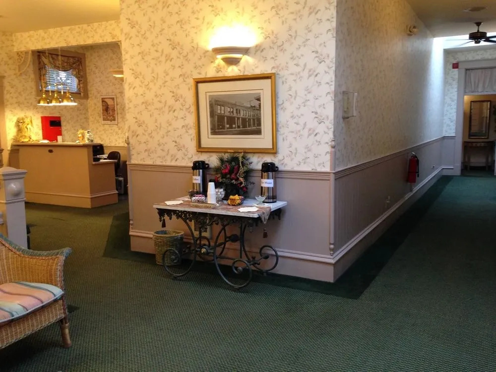 Hotel Planter