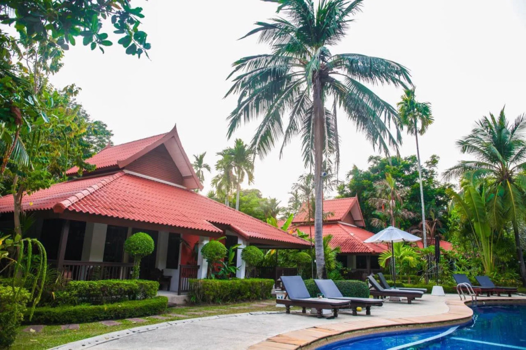 Locals Villa Hotel