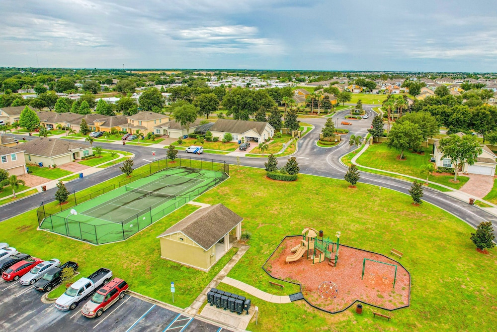 Home in Gated Community W/private Heated Pool, air Hockey, Tennis, Clubhouse