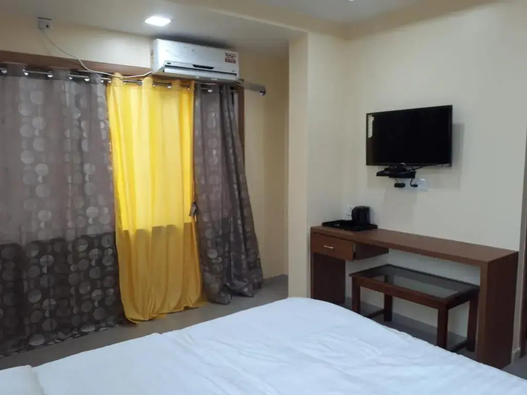 OYO 26179 Hotel Shivrai