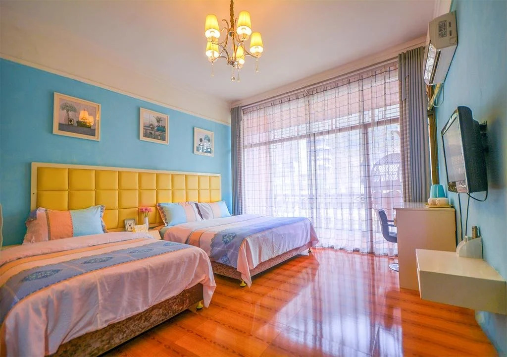 Fenghuang Joy Riverview Hotel