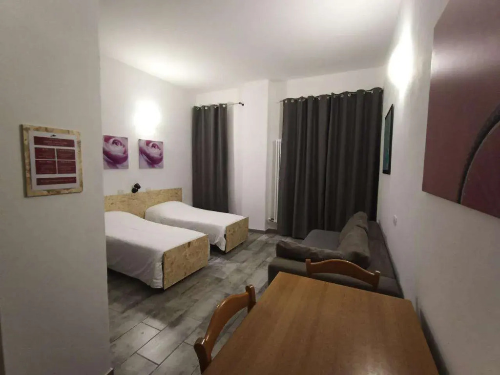Airport Boulevard Guesthouse