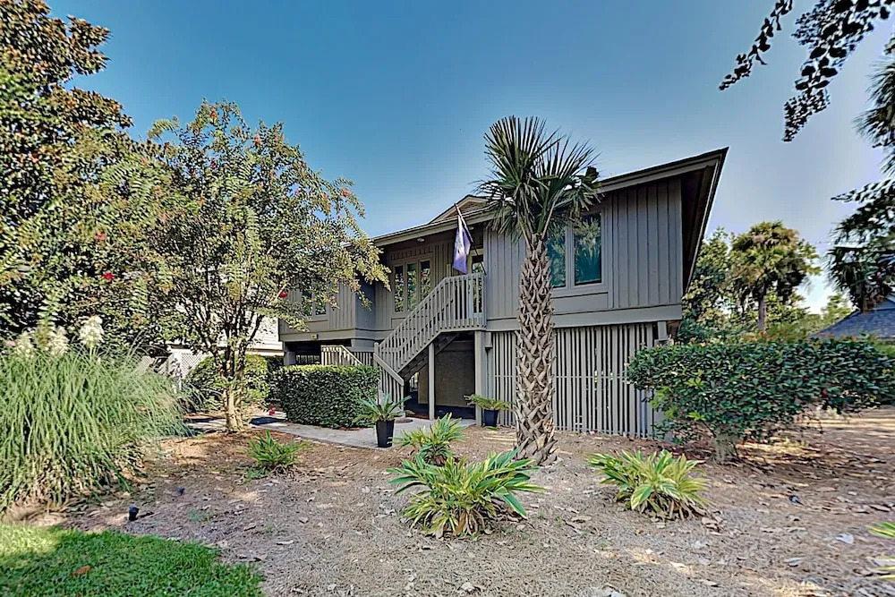 Secluded W/ Hot Tub, Under A Mile To Beach 3 Bedroom Home