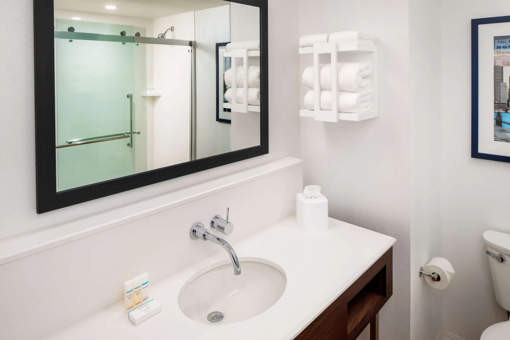 Hampton by Hilton at the Boston Seaport District