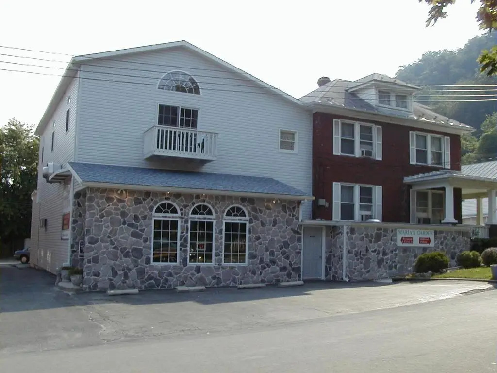 Maria's Garden and Inn