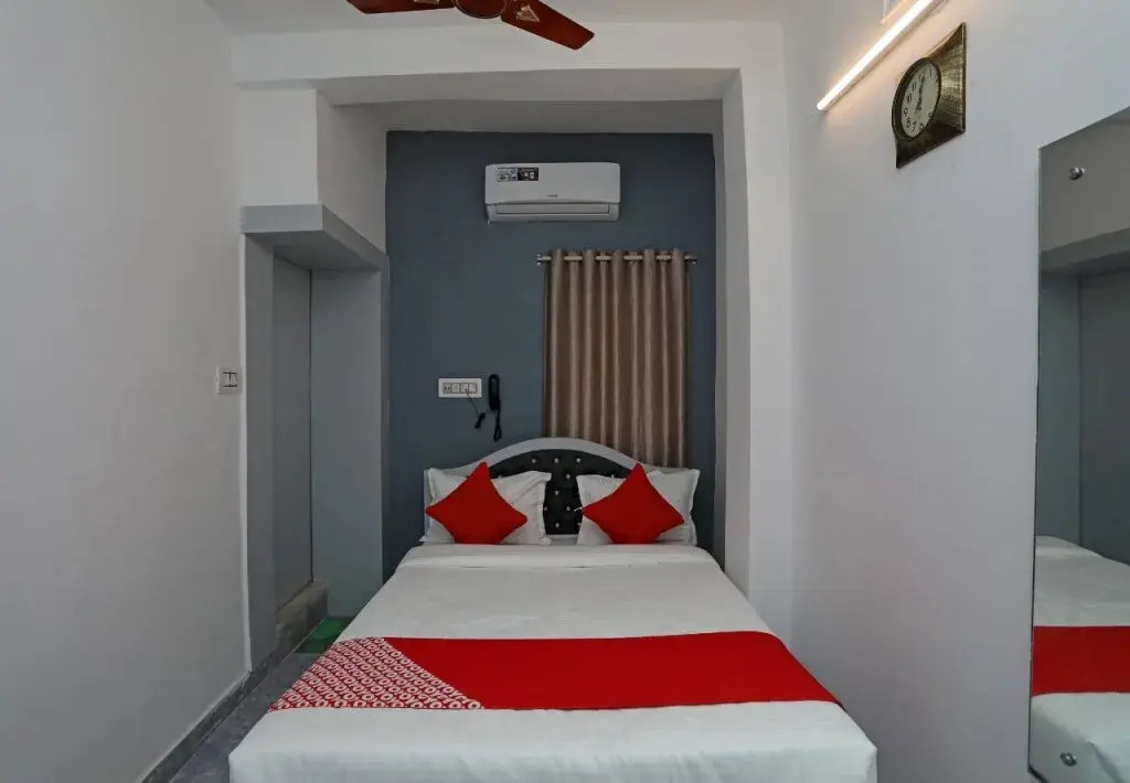 Upasana Guest House By OYO Rooms