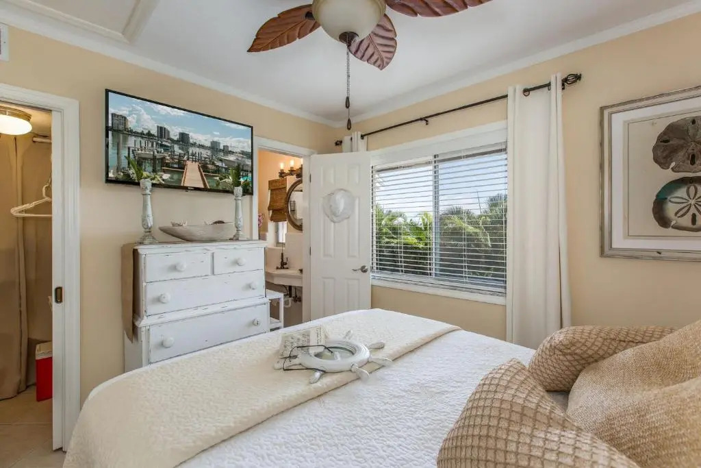 Five Palms Suite 206 - Daily - Weekly - Monthly