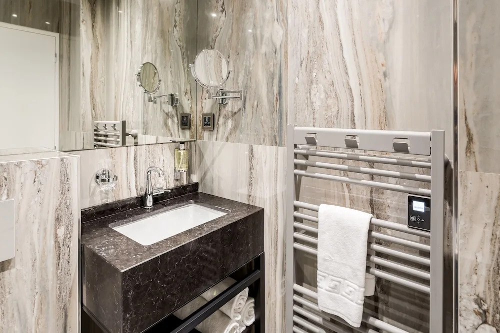 Luxury & Spacious 5 Bedroom 3 Bathroom Notre Dame
